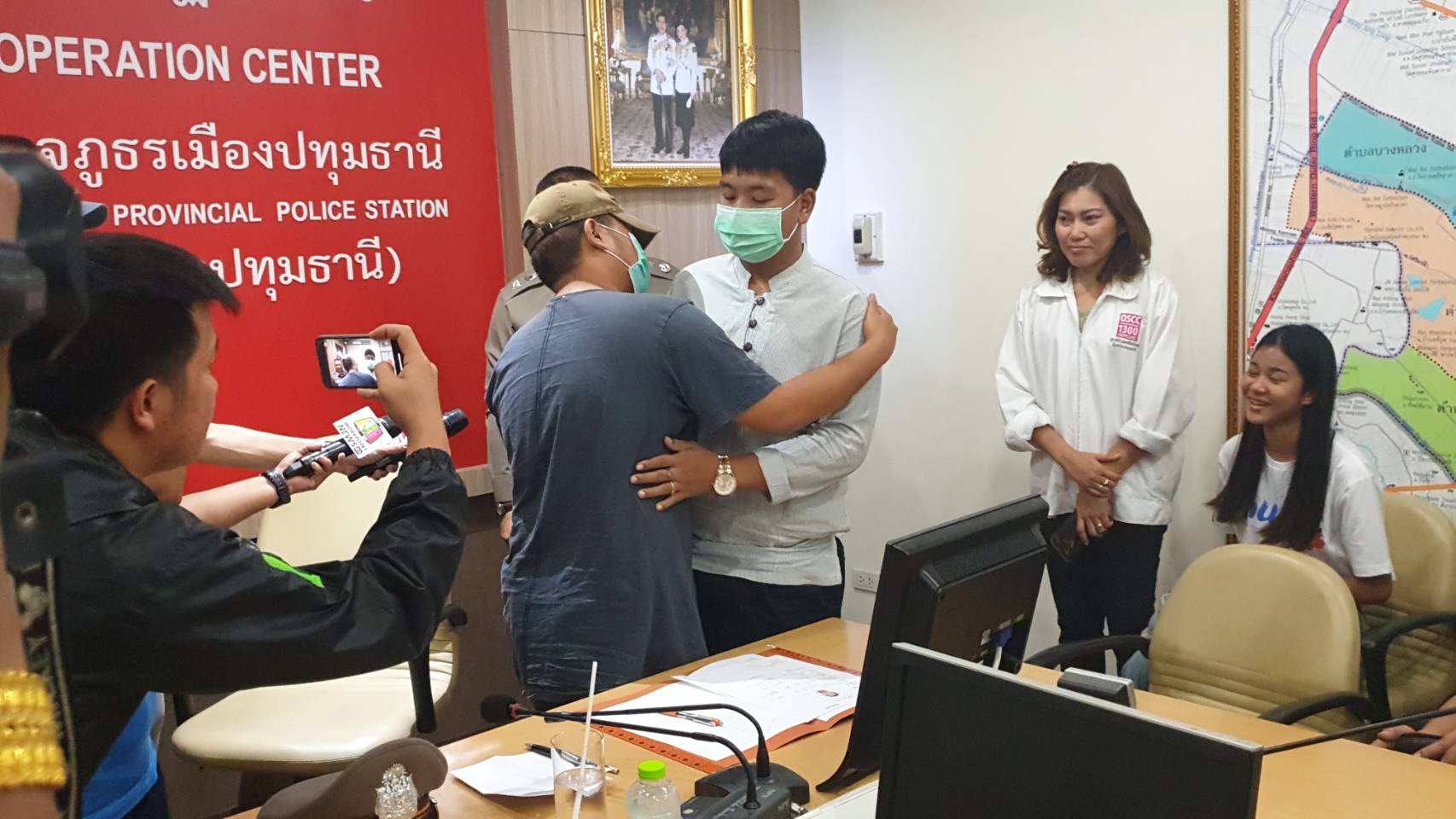 ข่าวจังหวัดปทุมธานี นักเรียนปาดคอเพื่อน