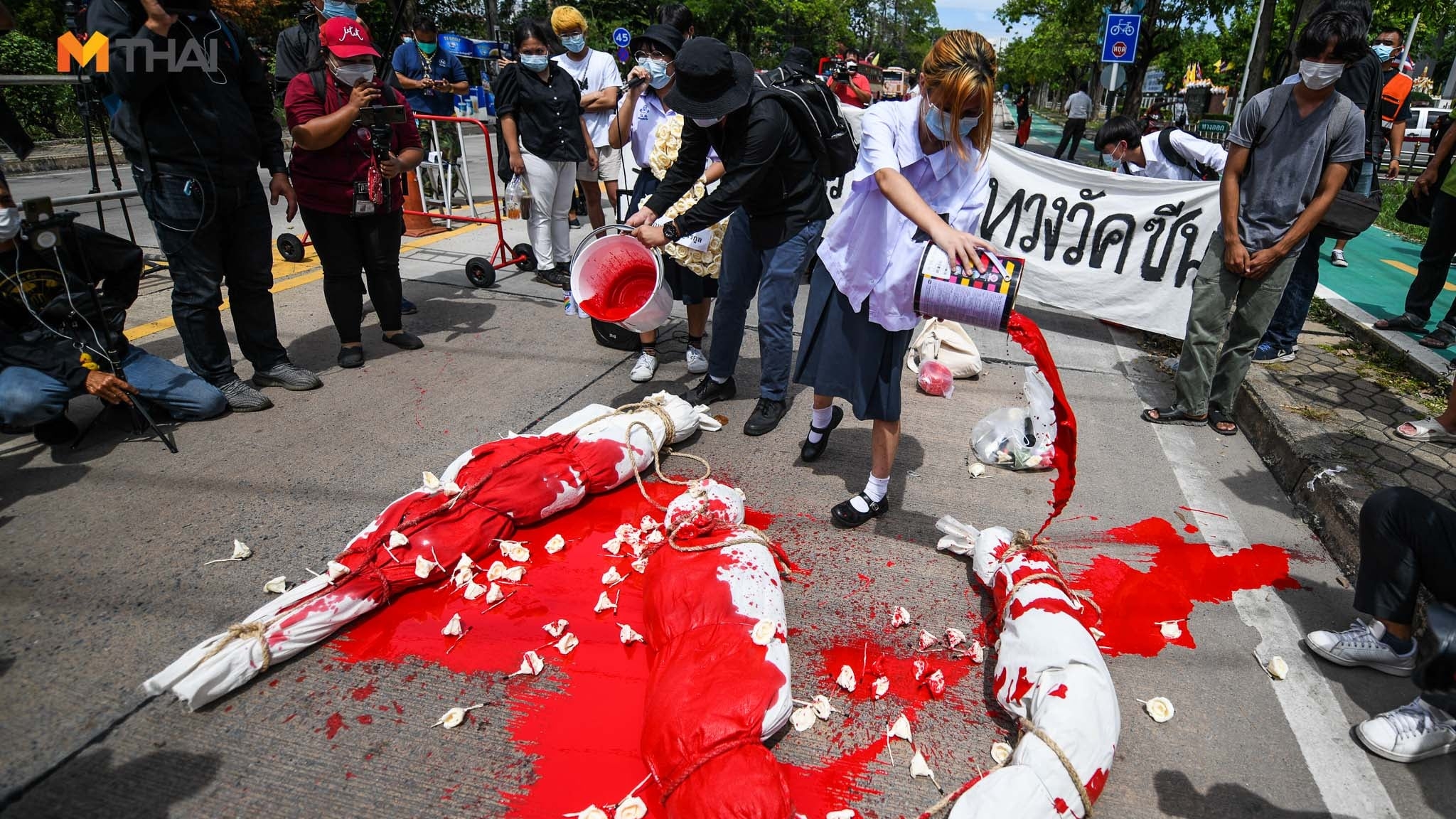 กระทรวงสาธารณสุข กลุ่มไพร่พลและกลุ่มเด็กปากแจ๋ว วัคซีนโควิด-19 อนุทิน ชาญวีรกูล