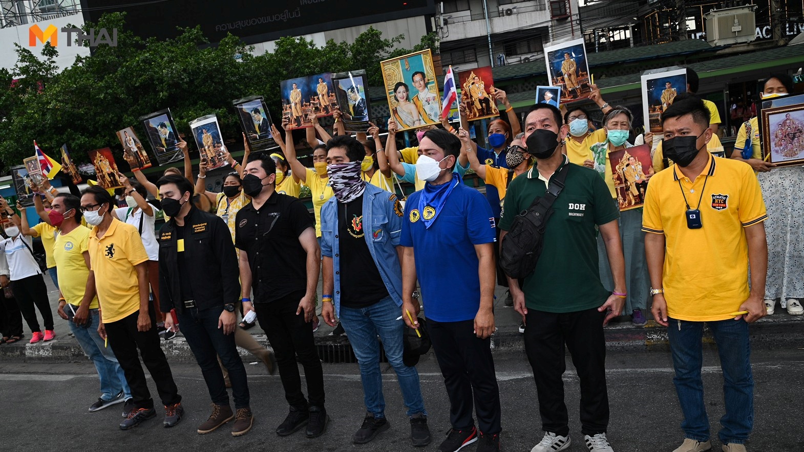 กลุ่มปกป้องสถาบัน กลุ่มผู้ชุมนุมทะลุวัง ชุมนุมทางการเมือง