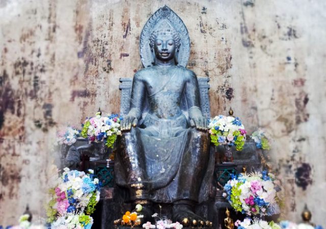 พระคันธารราฐ วัดหน้าพระเมรุ จังหวัดพระนครศรีอยุธยา