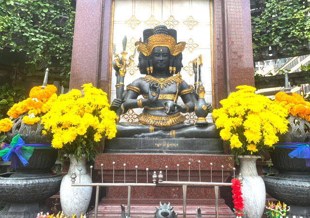 ขอพรความรัก พระตรีมูรติ เอ็มไพร์ ทาวเวอร์