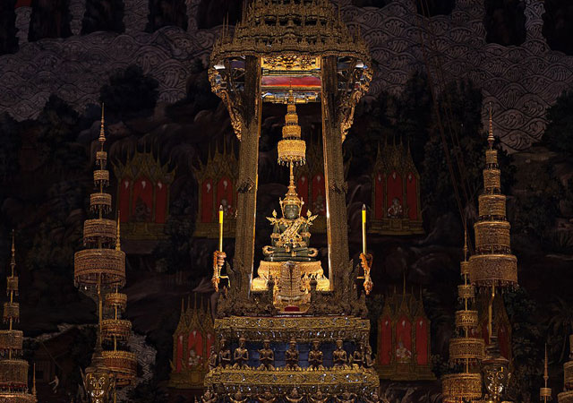พระพุทธมหามณีรัตนปฏิมากร พระแก้วมรกต วัดพระศรีรัตนศาสดาราม วัดพระแก้ว