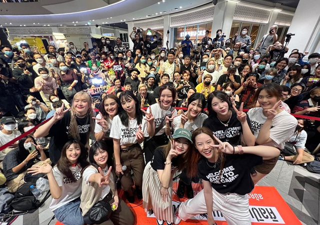 BNK48 CGM48 INDY CAMP ซื้อระฆังถวายวัด ดนตรีเปิดหมวก ทำบุญ