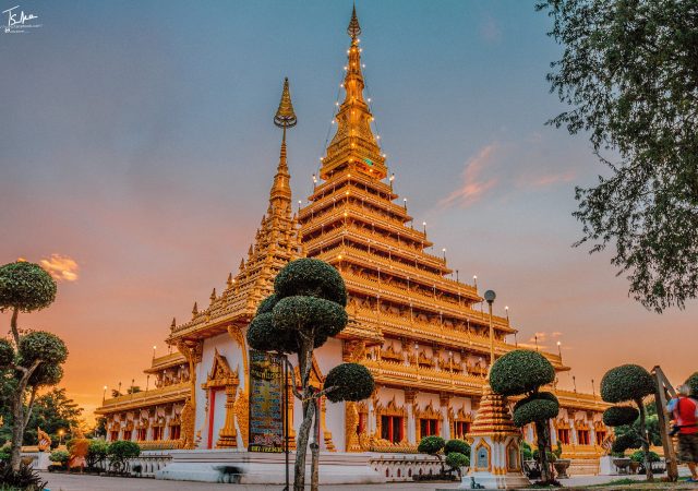 พระมหาธาตุแก่นนคร วัดหนองแวง วัดหนองแวง ขอนแก่น
